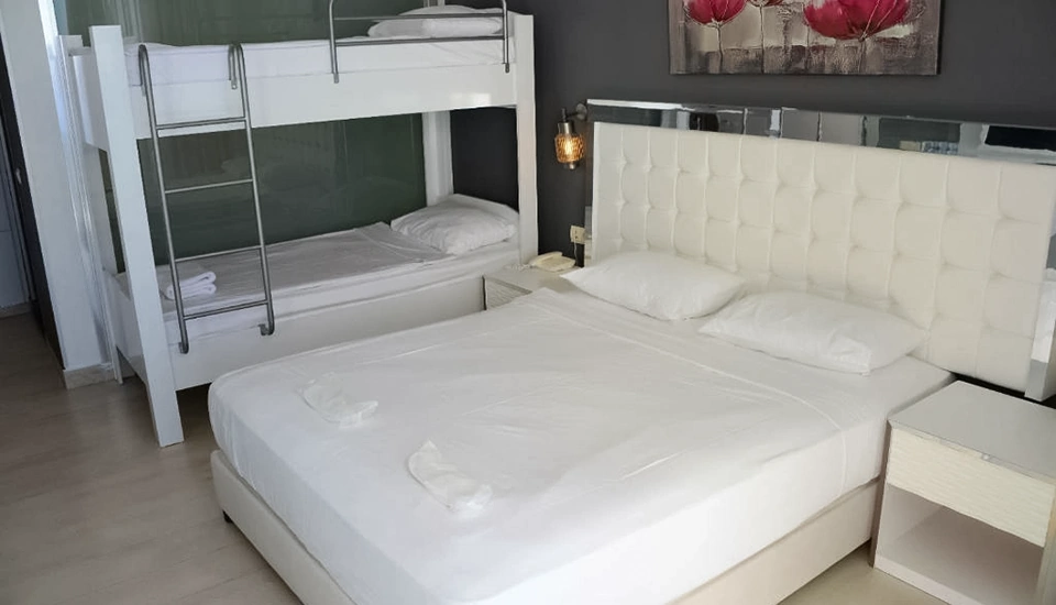 هتل له بلو کوش آداسی